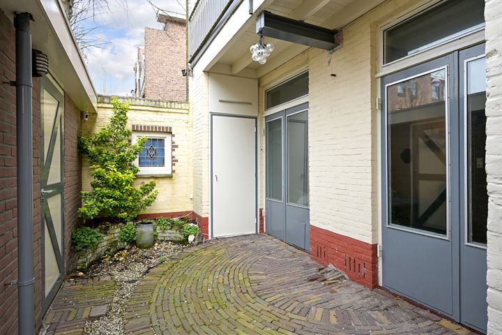 Bekijk foto 25 van Bussumsestraat 45