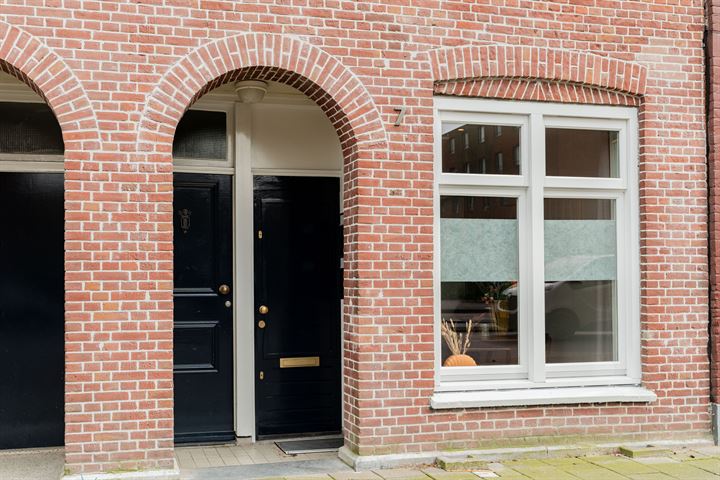 Bekijk foto 33 van Van Hallstraat 7-H