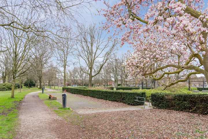 Bekijk foto 39 van Van Meursstraat 68