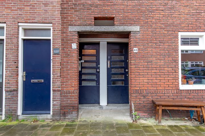 View photo 3 of Linnaeusstraat 43-BIS