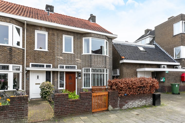 View photo 9 of Zeisstraat 4