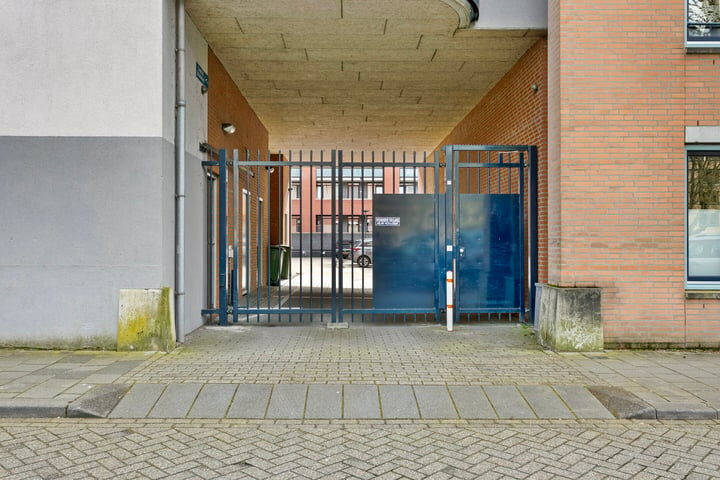 Bekijk foto 31 van van Berckelstraat 66