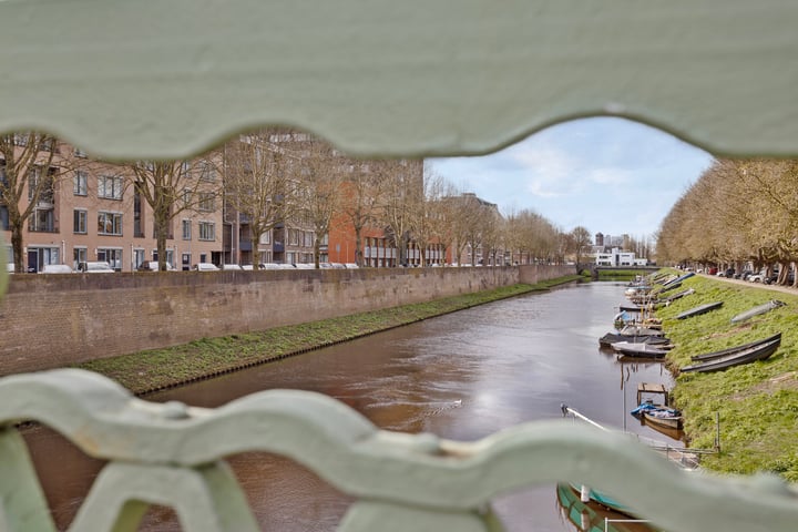 Bekijk foto 32 van van Berckelstraat 66