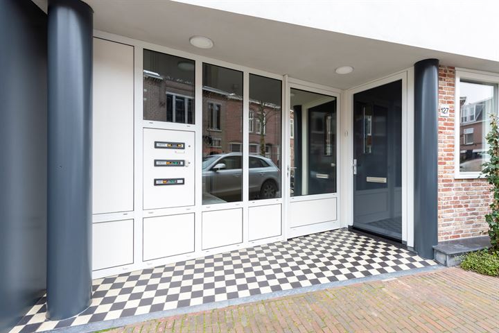 Bekijk foto 2 van Hooftstraat 127-B