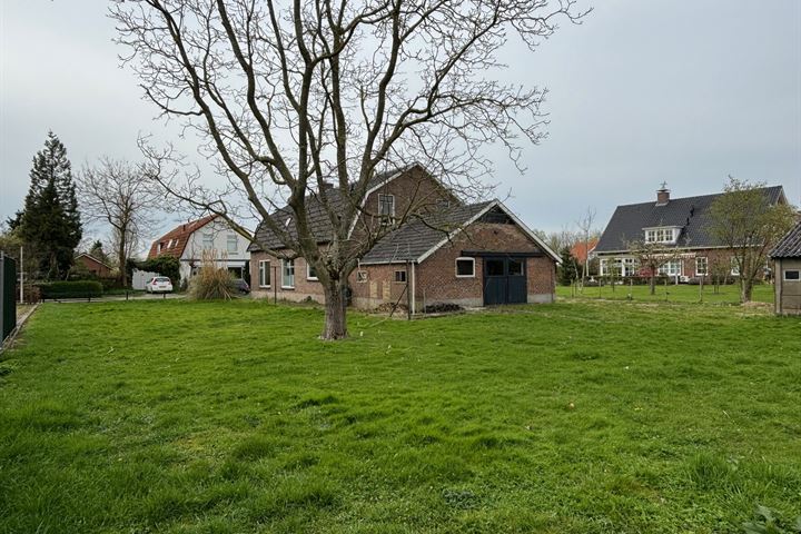 Bekijk foto 3 van Julianaweg 11