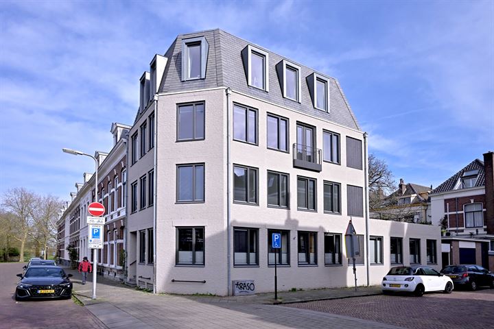 View photo 1 of Boedekerstraat 12-B