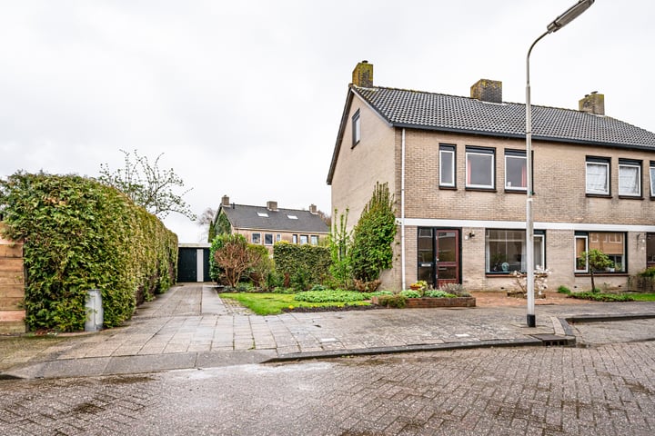 Bekijk foto 4 van Meester H. Liststraat 1