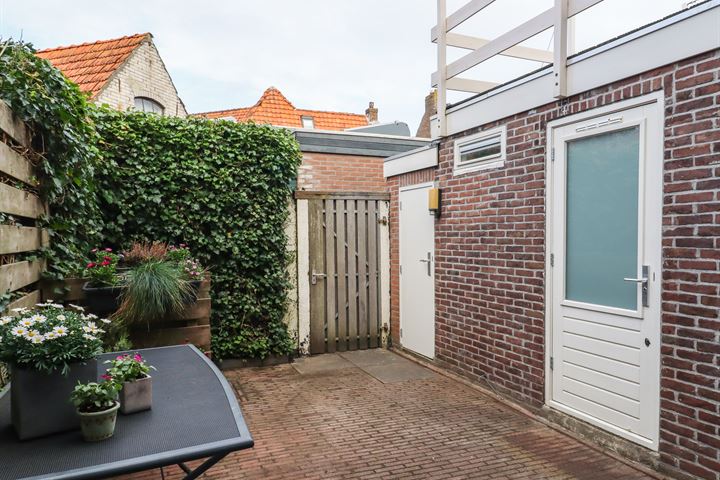 Bekijk foto 34 van Deinumerstraat 16