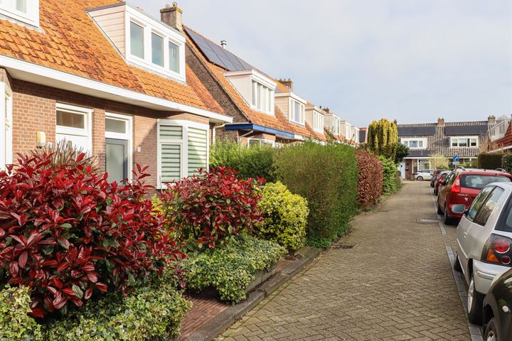 Bekijk foto 38 van Deinumerstraat 16