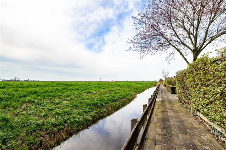 Bekijk foto 44 van van der Burchstraat 18