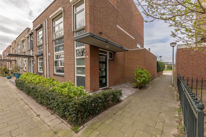 Bekijk foto 1 van Golda Meirstraat 12