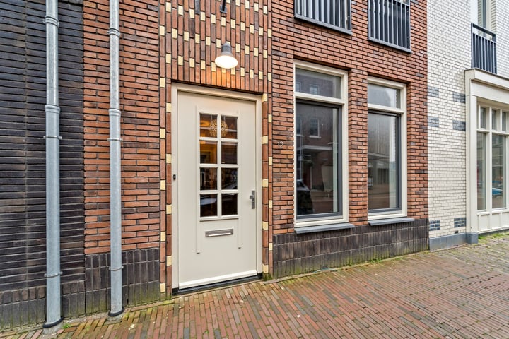 View photo 8 of Damstraat 12