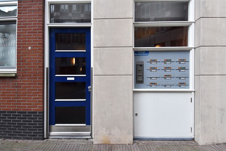 Bekijk foto 6 van Muzenstraat 28