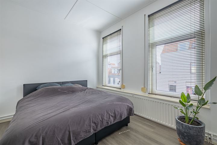 View photo 24 of Glacisstraat 85