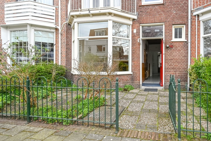 View photo 36 of Overtonstraat 16