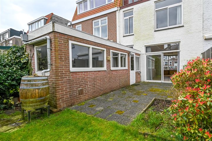 View photo 33 of Overtonstraat 16