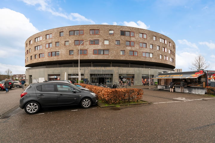 Bekijk foto 1 van Gouden Rijderplein 46