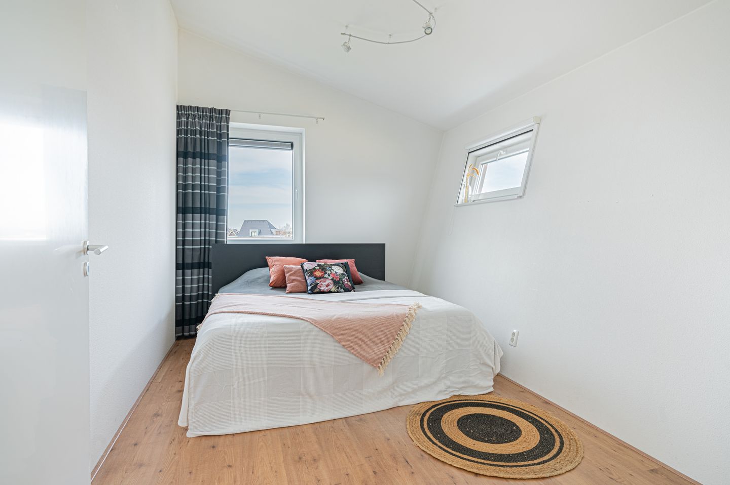 Foto 34 van Freya 28