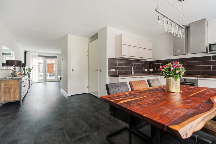 Foto 2 van Madeliefje 15