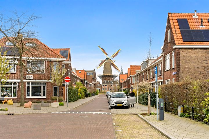 Bekijk foto 32 van Van Heemstrastraat 1