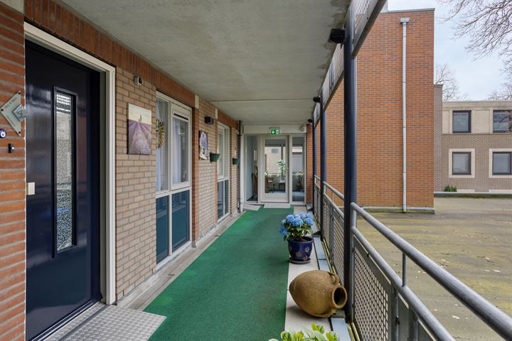 View photo 9 of Schoolstraat 2