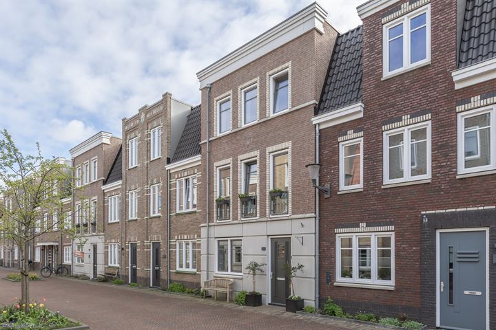 Bekijk foto 2 van Willem Dreesstraat 32