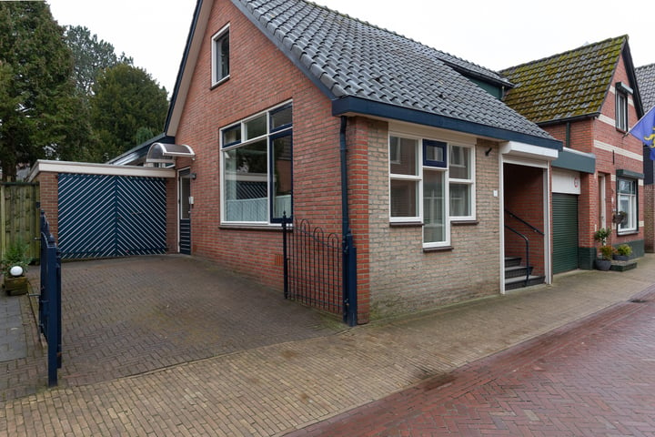 View photo 2 of Notenboomstraat 31