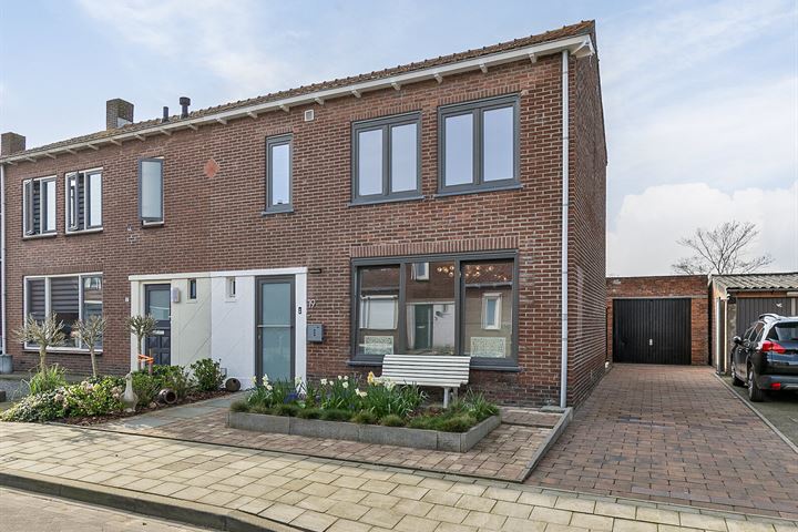 Bekijk foto 1 van Burg. Geirnaerdtstraat 19