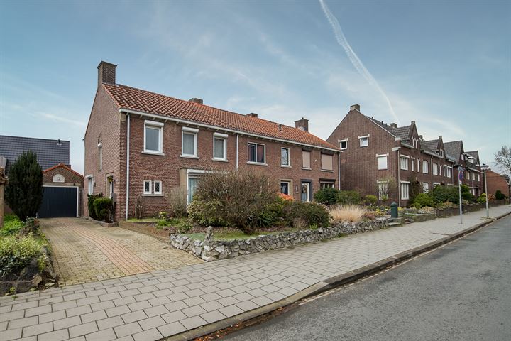 Bekijk foto 1 van Kenzenstraat 7