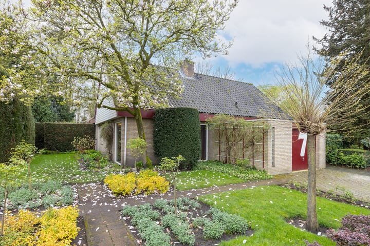 Foto 1 van Nicolaas Beetslaan 7