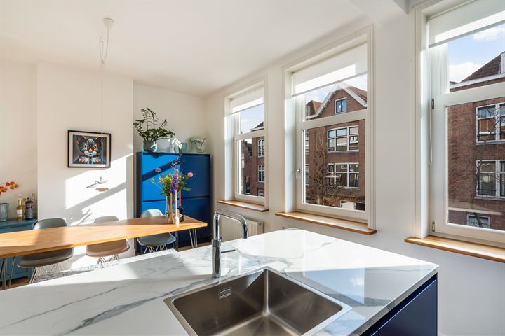 Bekijk foto 19 van Van Weelstraat 41-B