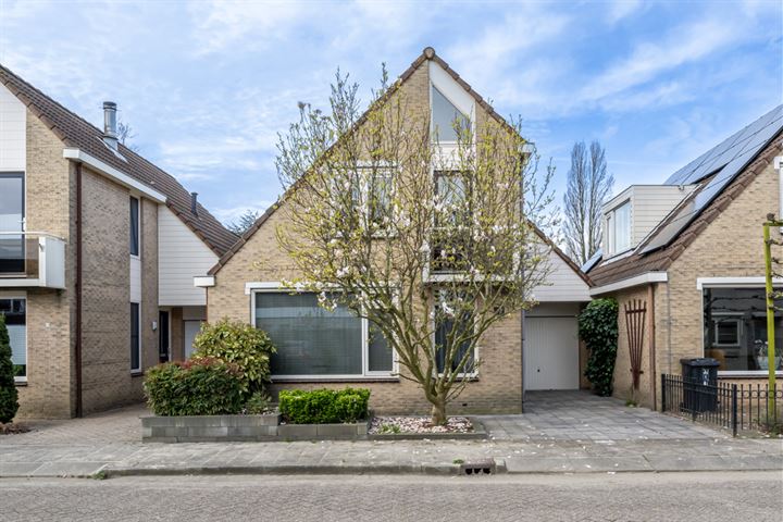 Bekijk foto 1 van Debussystraat 31