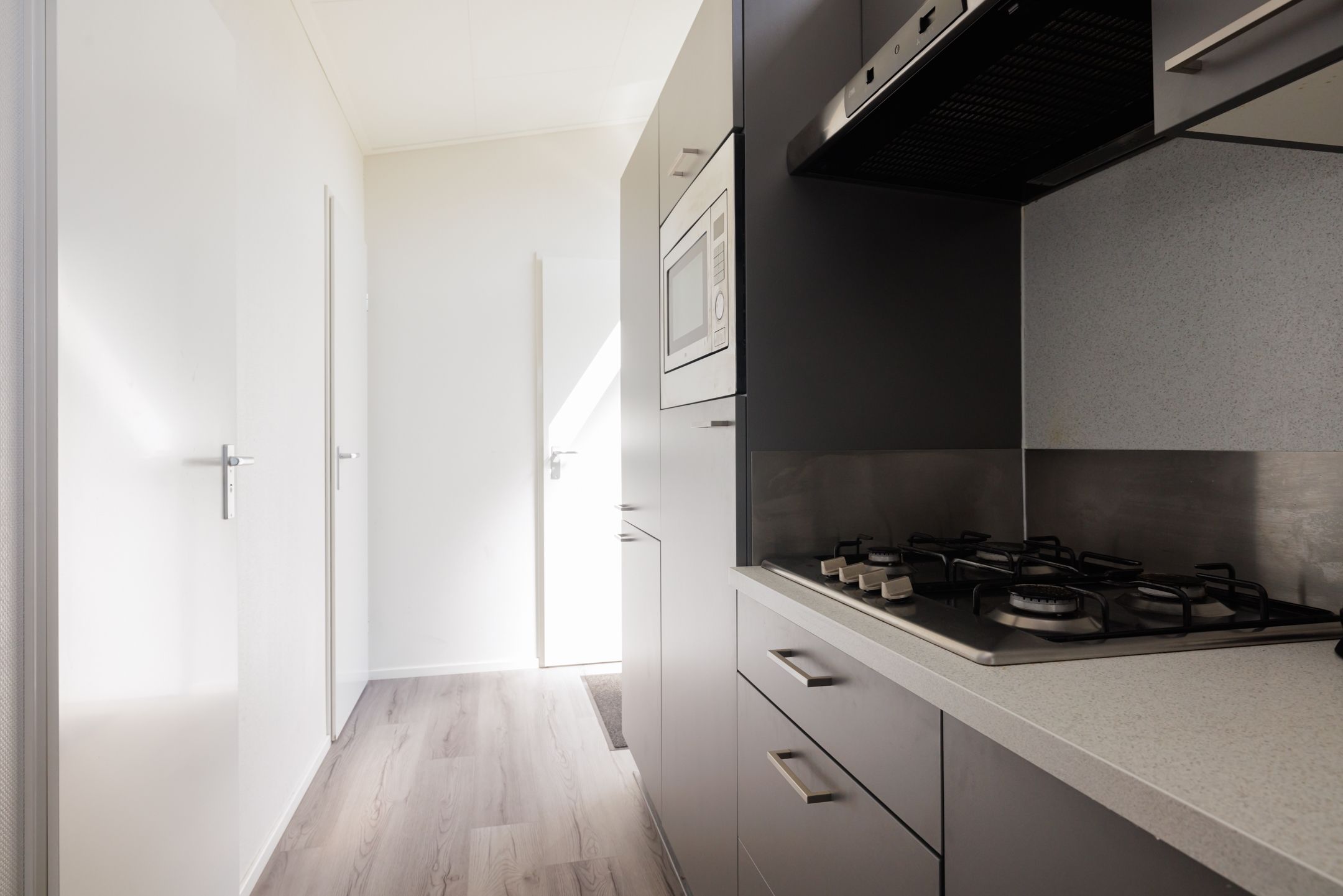 Photo 15 of Loverensestraat 11-C2