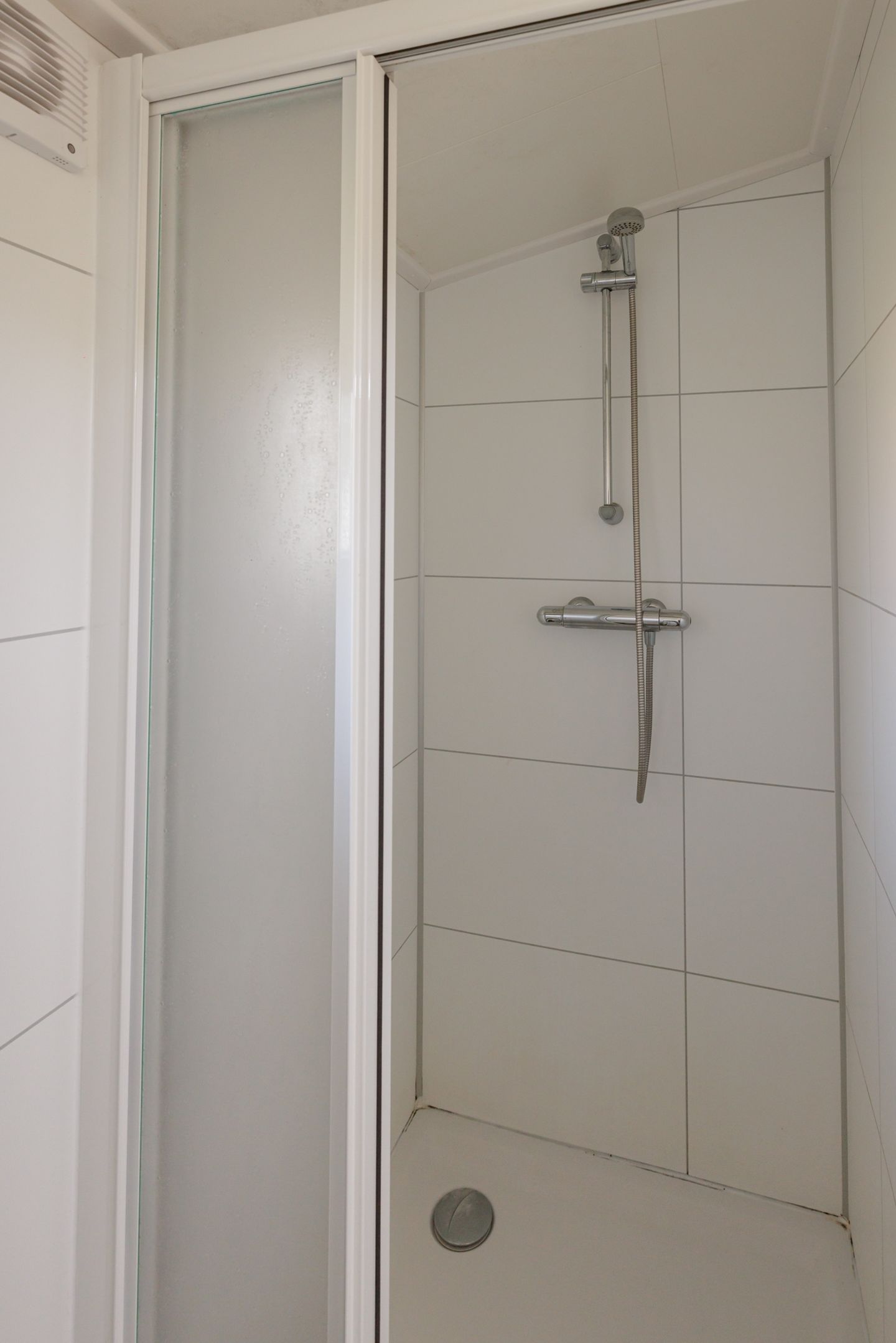 Photo 19 of Loverensestraat 11-C2