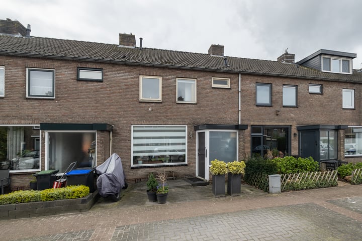 Bekijk foto 1 van De Ruyterweg 6