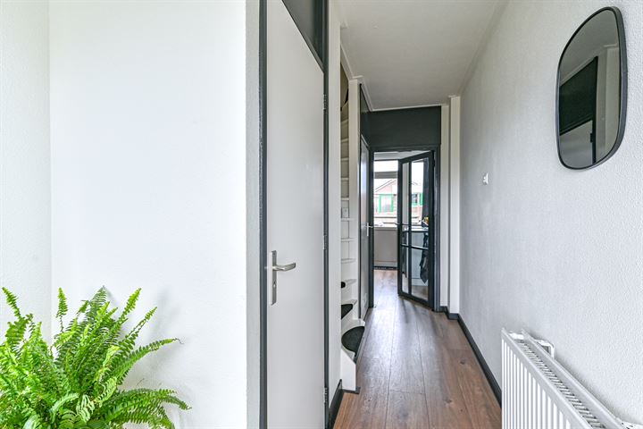 Bekijk foto 32 van Rooseveltstraat 38