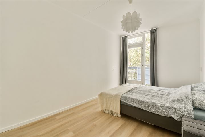 View photo 10 of Jacob van Lennepstraat 126-C