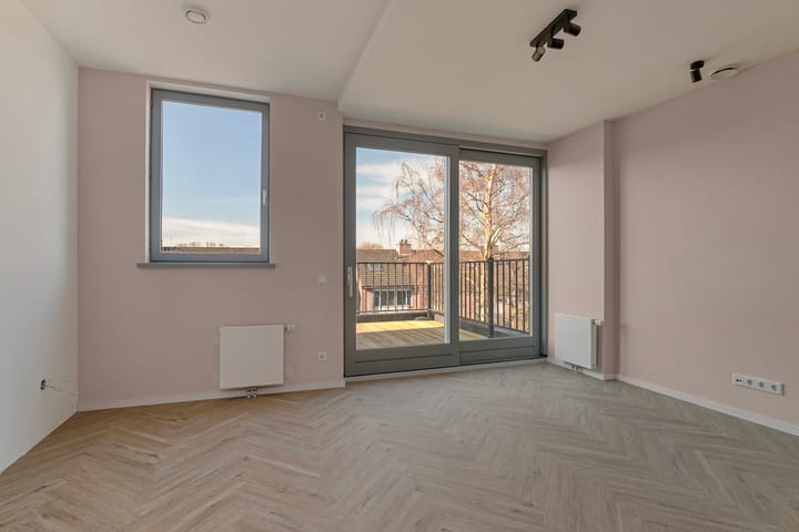 Foto 20 van Dordtsestraatweg 671-B