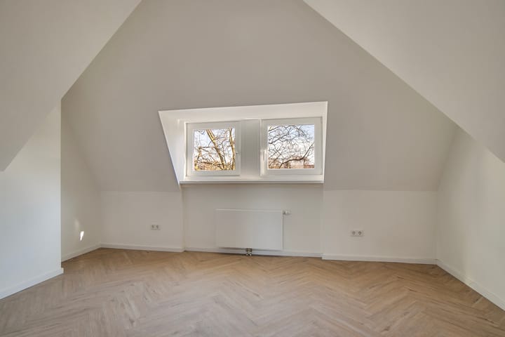 Foto 31 van Dordtsestraatweg 671-B