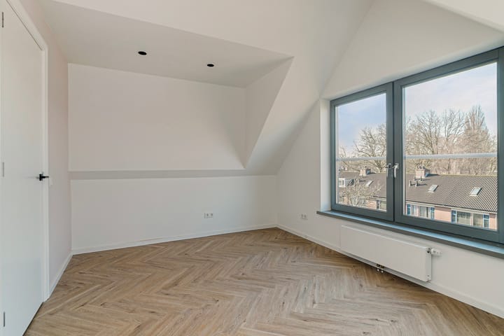 Foto 36 van Dordtsestraatweg 671-B