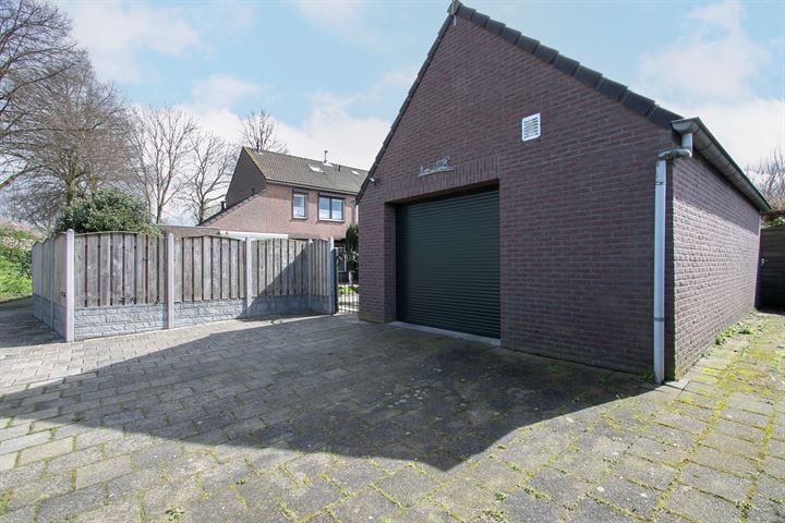 View photo 32 of Pastoor Rieterstraat 51