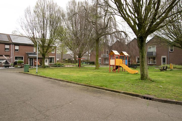 View photo 38 of Pastoor Rieterstraat 51