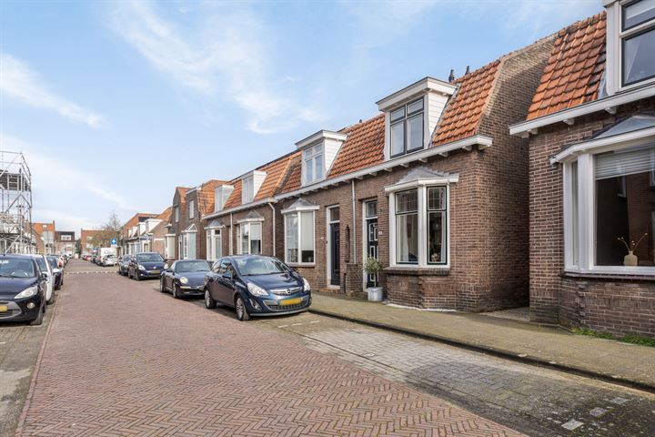 Bekijk foto 33 van Admiraal de Ruyterstraat 40