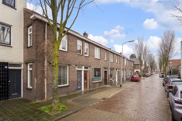 Bekijk foto 30 van Celebesstraat 11