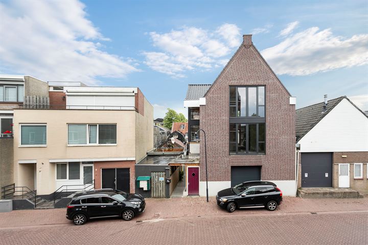 Bekijk foto 2 van Deken van Erpstraat 7