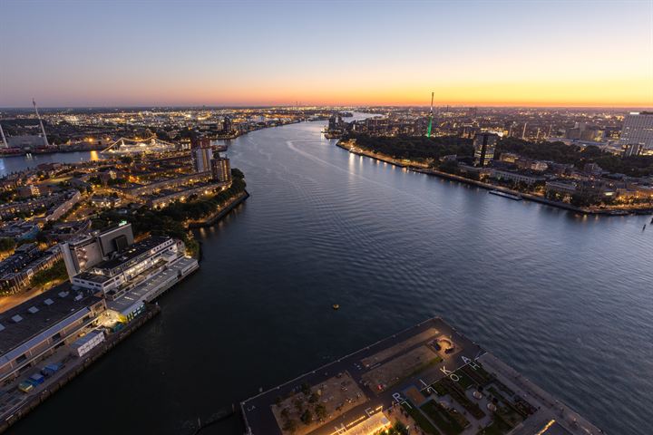 Bekijk foto 34 van Landverhuizersplein 152