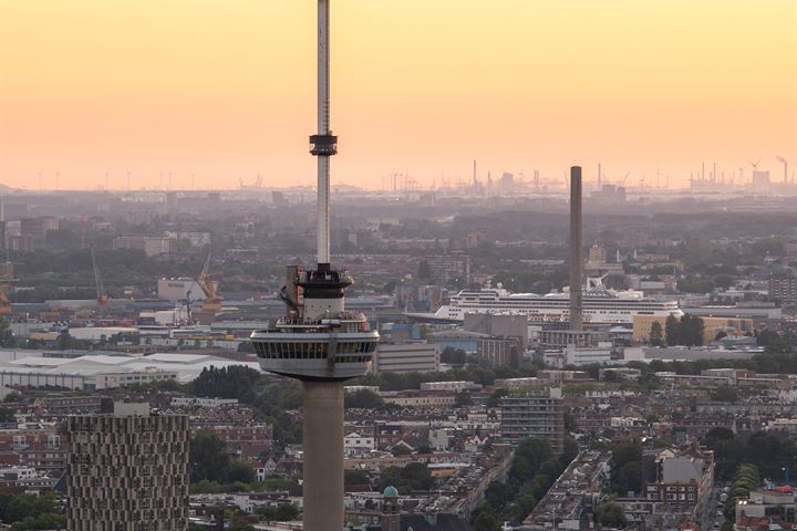 Bekijk foto 45 van Landverhuizersplein 152