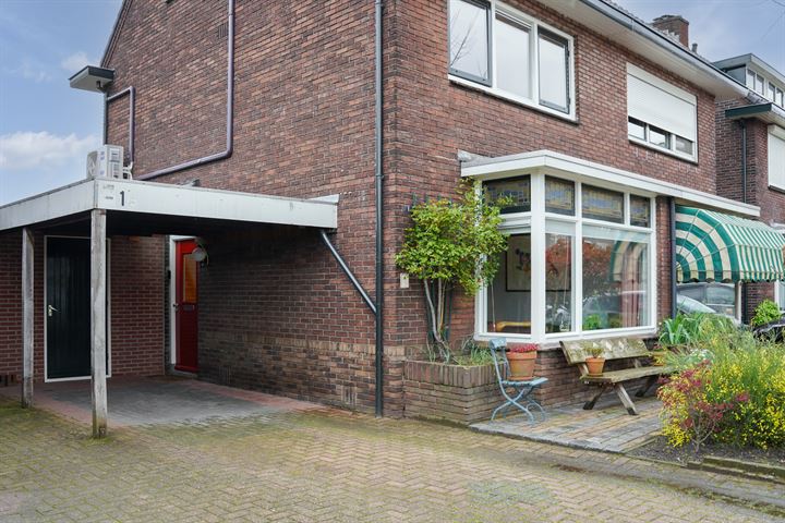 Bekijk foto 39 van Jan van Galenstraat 1