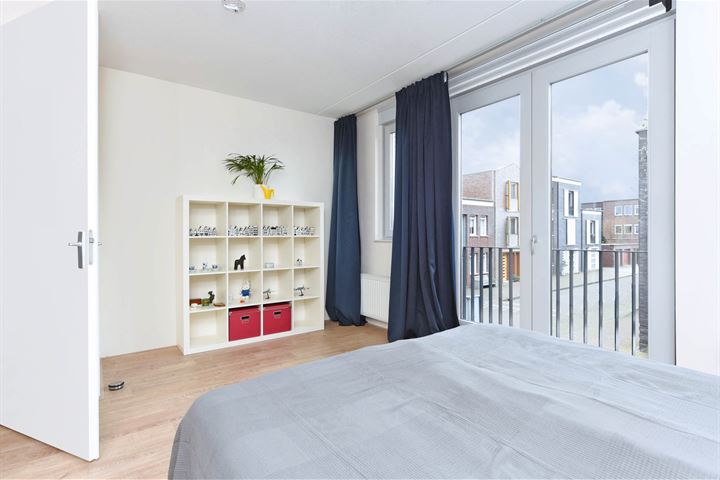 Bekijk foto 19 van Uitdamstraat 18