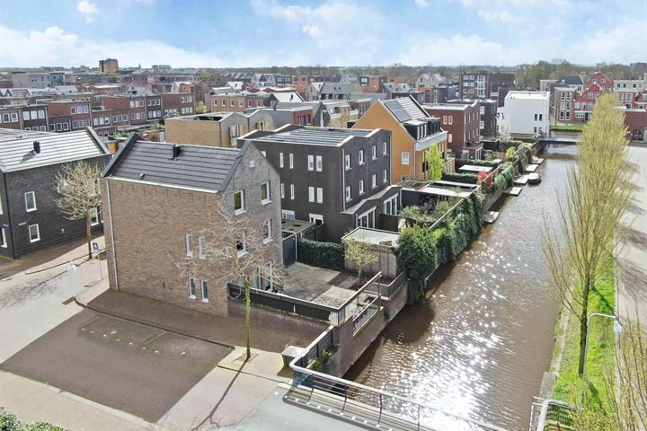 View photo 1 of Uitdamstraat 18